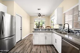 239 W Angela Dr, Phoenix, AZ 85023 - Photo 5