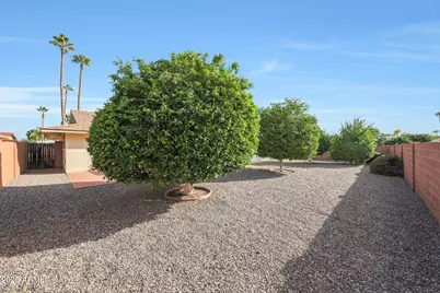10760 W Saratoga Circle, Sun City, AZ 85351 - Photo 45