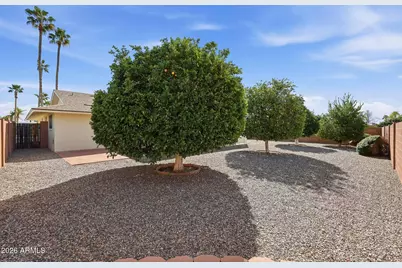 10760 W Saratoga Circle, Sun City, AZ 85351 - Photo 5