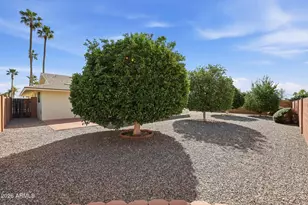 10760 W Saratoga Cir, Sun City, AZ 85351 - Photo 5