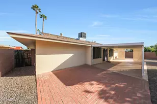 10760 W Saratoga Cir, Sun City, AZ 85351 - Photo 43