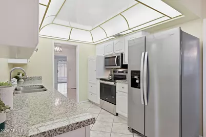 10760 W Saratoga Circle, Sun City, AZ 85351 - Photo 13