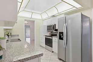 10760 W Saratoga Cir, Sun City, AZ 85351 - Photo 13