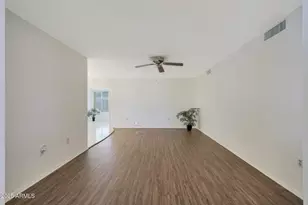 10760 W Saratoga Cir, Sun City, AZ 85351 - Photo 7