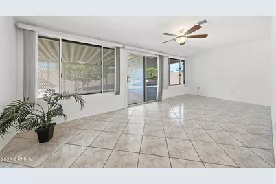 10760 W Saratoga Circle, Sun City, AZ 85351 - Photo 17