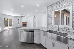 7034 S 42nd St, Phoenix, AZ 85042 - Photo 5