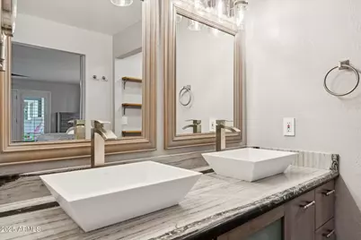 619 E Vista Avenue, Phoenix, AZ 85020 - Photo 23