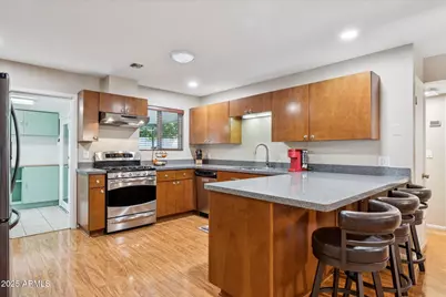 619 E Vista Avenue, Phoenix, AZ 85020 - Photo 9