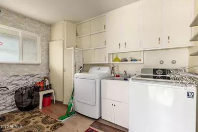 10404 W Kingswood Circle, Sun City, AZ 85351 - Photo 23