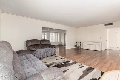 10404 W Kingswood Circle, Sun City, AZ 85351 - Photo 13