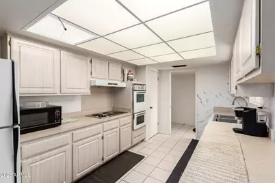 10404 W Kingswood Circle, Sun City, AZ 85351 - Photo 7