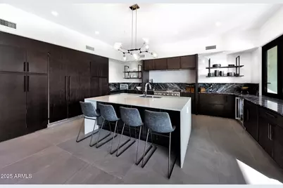 10381 E Loving Tree Lane, Scottsdale, AZ 85262 - Photo 11