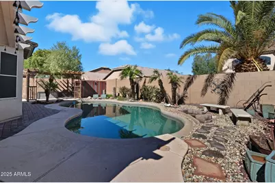 10602 W Roanoke Avenue, Avondale, AZ 85392 - Photo 1