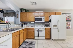 10602 W Roanoke Ave, Avondale, AZ 85392 - Photo 5