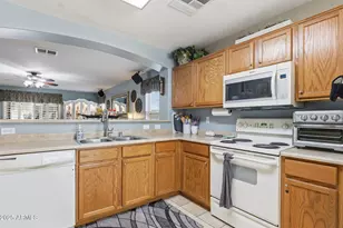 10602 W Roanoke Ave, Avondale, AZ 85392 - Photo 5