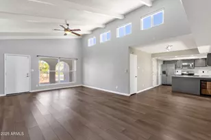 2041 E Karen Dr, Phoenix, AZ 85022 - Photo 9