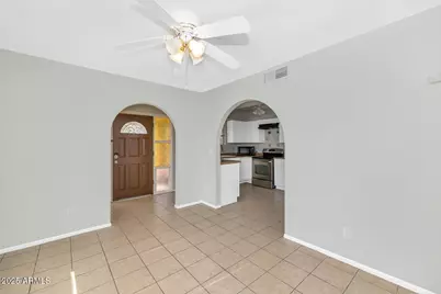316 E Vogel Avenue, Phoenix, AZ 85020 - Photo 11