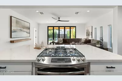 3739 E Fairmount Avenue, Phoenix, AZ 85018 - Photo 9