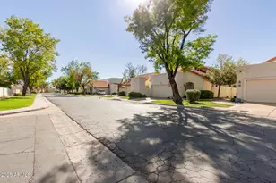 8856 S Taylor Dr, Tempe, AZ 85284 - Photo 33