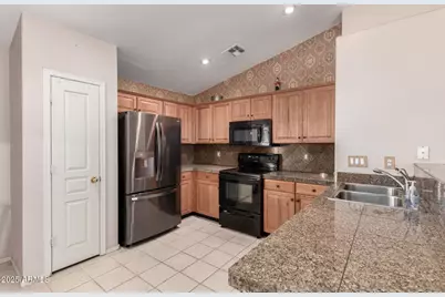 40864 N Cambria Lane, San Tan Valley, AZ 85140 - Photo 9