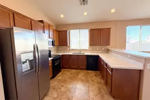 3710 W Lydia Ln, Phoenix, AZ 85041 - Photo 3