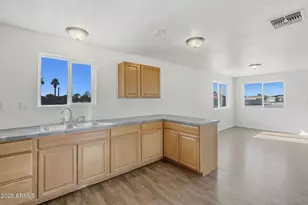 10426 W Grayback Dr, Arizona City, AZ 85123 - Photo 13