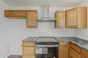 10426 W Grayback Dr, Arizona City, AZ 85123 - Photo 17