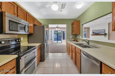 9169 W Lisbon Lane, Peoria, AZ 85381 - Photo 11