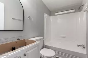 303 E South Mountain Ave, Phoenix, AZ 85042 - Photo 25