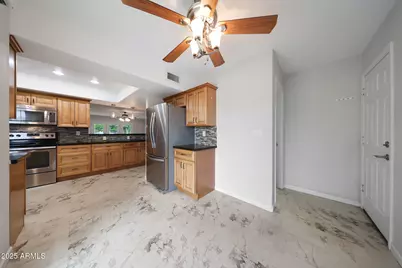 10617 W El Capitan Circle, Sun City, AZ 85351 - Photo 11