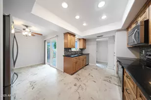 10617 W El Capitan Cir, Sun City, AZ 85351 - Photo 9