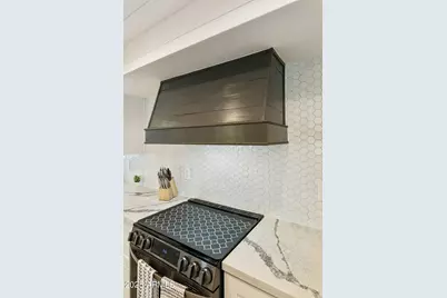 1102 S Park View Circle, Mesa, AZ 85208 - Photo 13