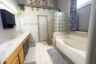 3610 W Menadota Dr, Glendale, AZ 85308 - Photo 13