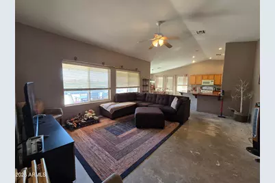 924 E Saguaro Drive, Pearce, AZ 85625 - Photo 3