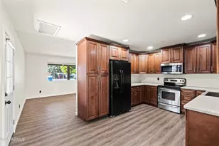 943 S Lazona Dr, Mesa, AZ 85204 - Photo 11