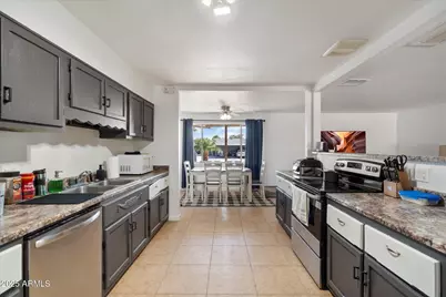 4820 N 57th Drive, Phoenix, AZ 85031 - Photo 7