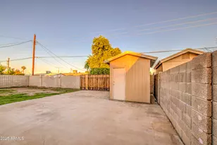 2511 N 48th Dr, Phoenix, AZ 85035 - Photo 27