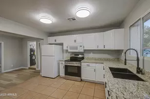 2511 N 48th Dr, Phoenix, AZ 85035 - Photo 9