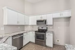 21810 N 31st Dr, Phoenix, AZ 85027 - Photo 11