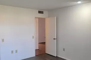 10060 W Royal Oak Rd, Sun City, AZ 85351 - Photo 7