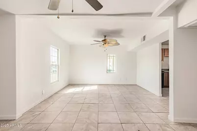 1010 E Chipman Road, Phoenix, AZ 85040 - Photo 9