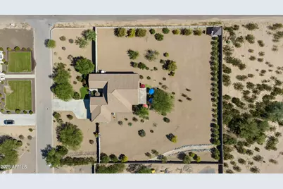 1913 W Laurie Lane, San Tan Valley, AZ 85144 - Photo 3