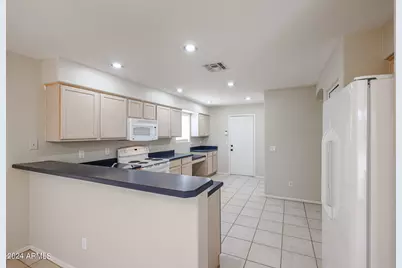 6921 W Juniper Avenue, Peoria, AZ 85382 - Photo 9