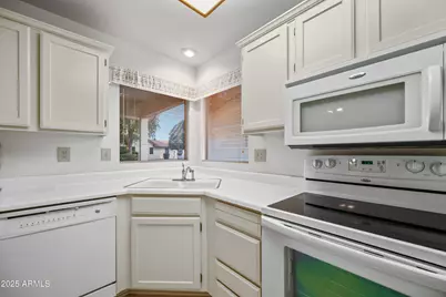 19611 N Trail Ridge Drive, Sun City West, AZ 85375 - Photo 15