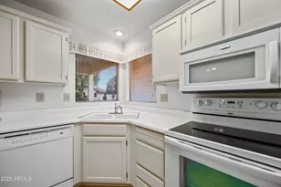 19611 N Trail Ridge Dr, Sun City West, AZ 85375 - Photo 15