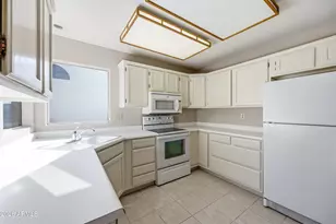 19611 N Trail Ridge Dr, Sun City West, AZ 85375 - Photo 15