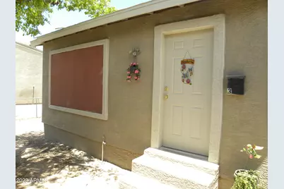 1002 N 27th Place, Phoenix, AZ 85008 - Photo 1