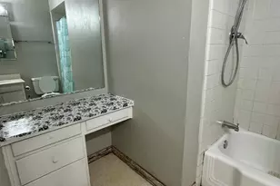 3819 W Golden Ln, Phoenix, AZ 85051 - Photo 9