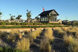 6860 S Crosscreek Dr, Chandler, AZ 85249 - Photo 3