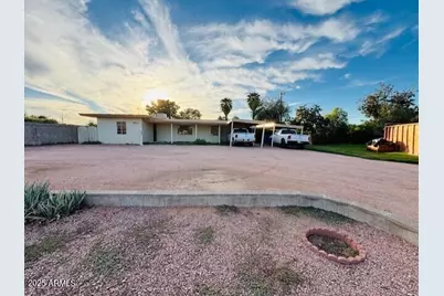 1910 N 25th Place, Phoenix, AZ 85008 - Photo 1